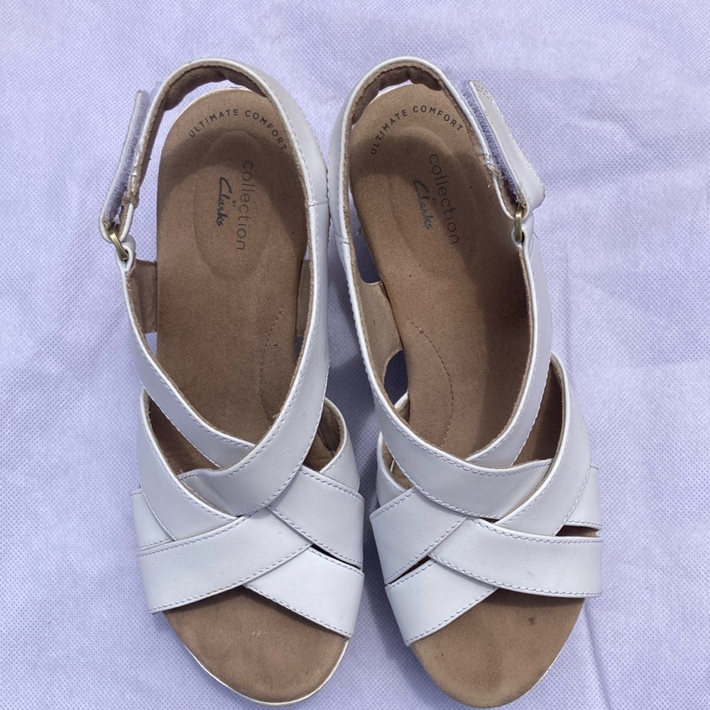 Clarks White Sandals with Crossover Straps